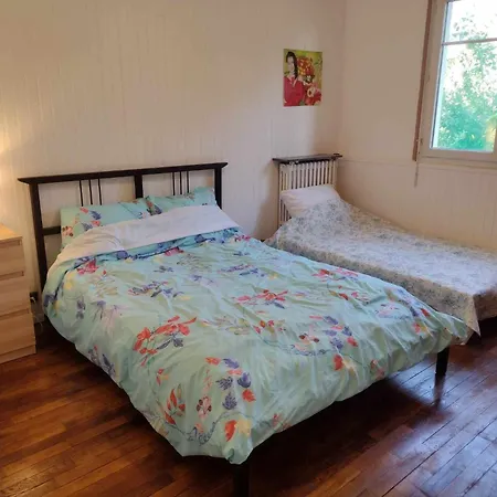 1chambreprivee,grandcanape 1-2 Voyageurs,cuisine &toilette Partagees,1 Private ,large Sofa 1-2 Guests Shares Kichen &toilet *